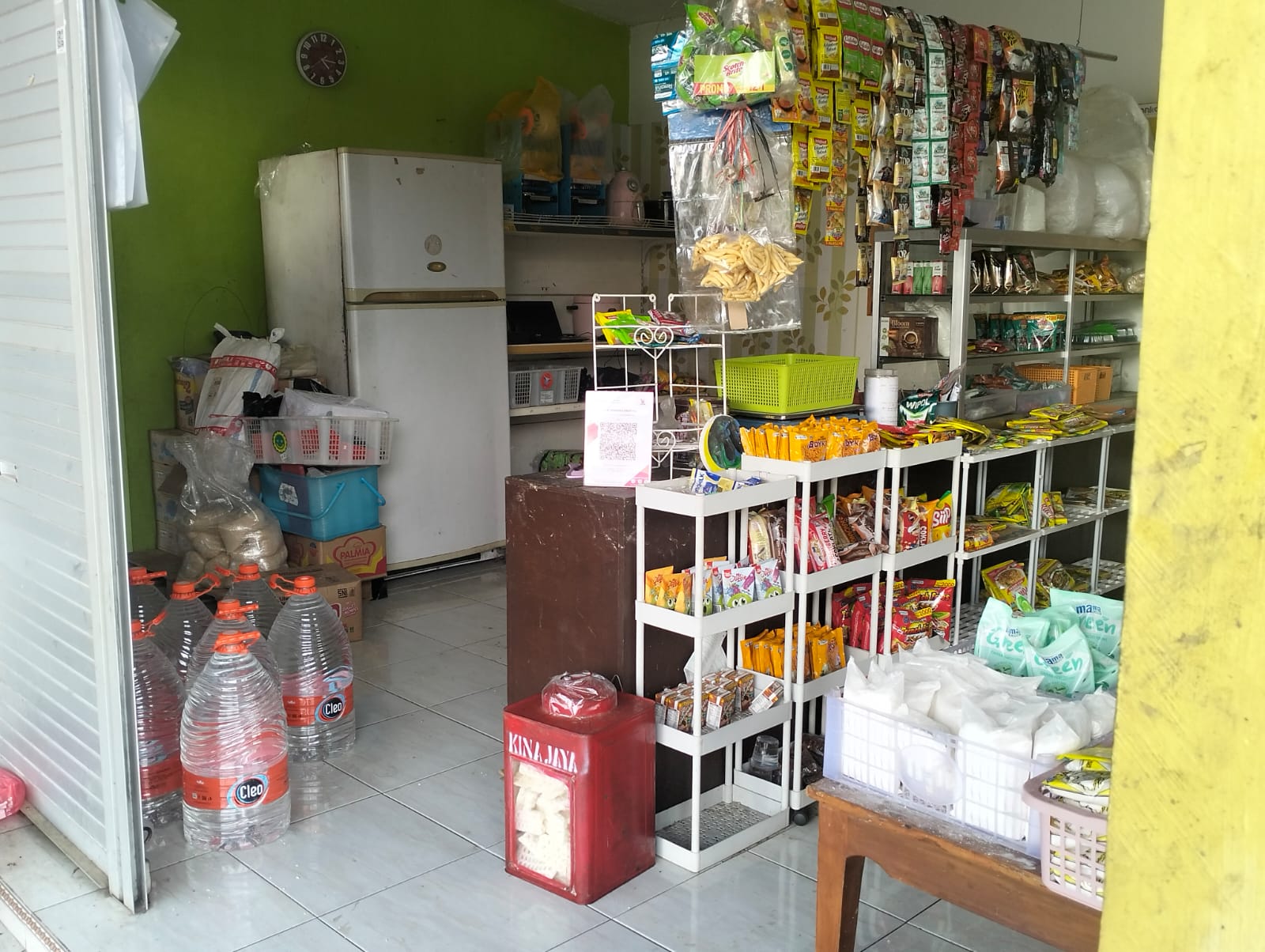 Interior Toko Raditya